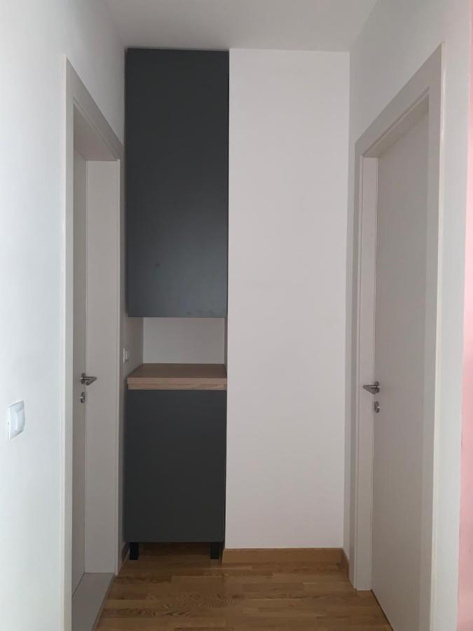 Pink Modern Apartment Skopje Exteriör bild